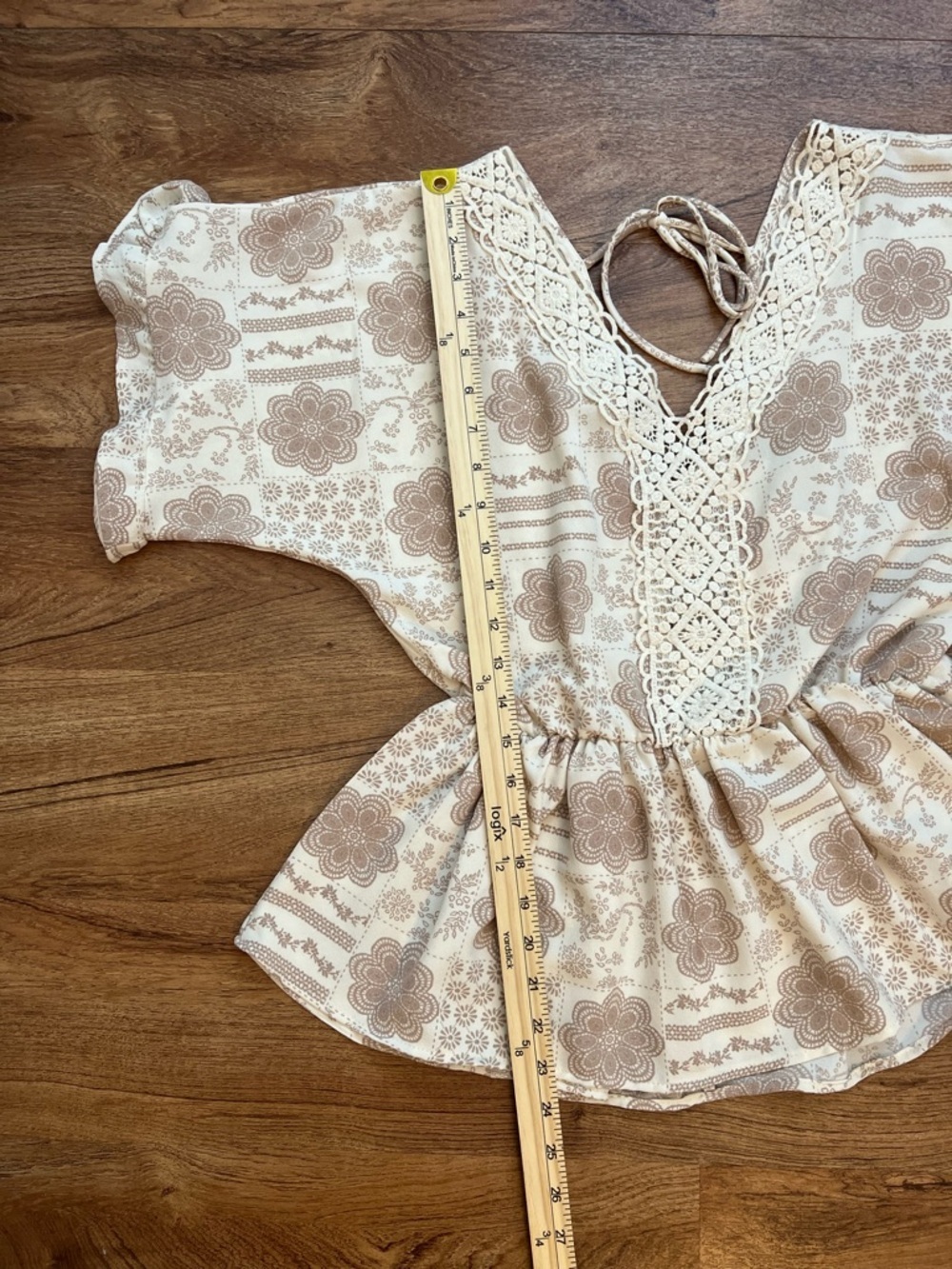Daytrip Buckle Ivory Tan Boho Lace Peplum Top XS Buckle Floral Medallion Blouse - Picture 2 of 13